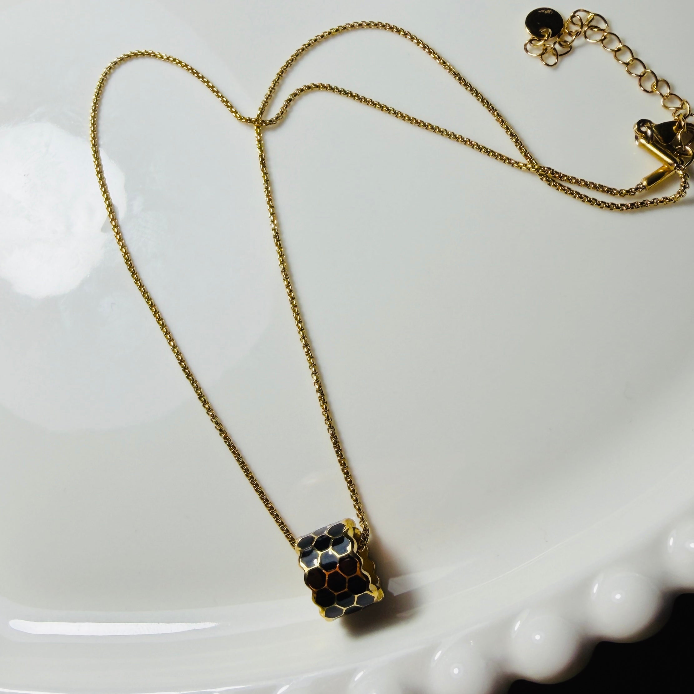 Black Onyx/Enamel Cylinder Beehive style Pendant Necklace – Gold Toned & Tarnish Resistant