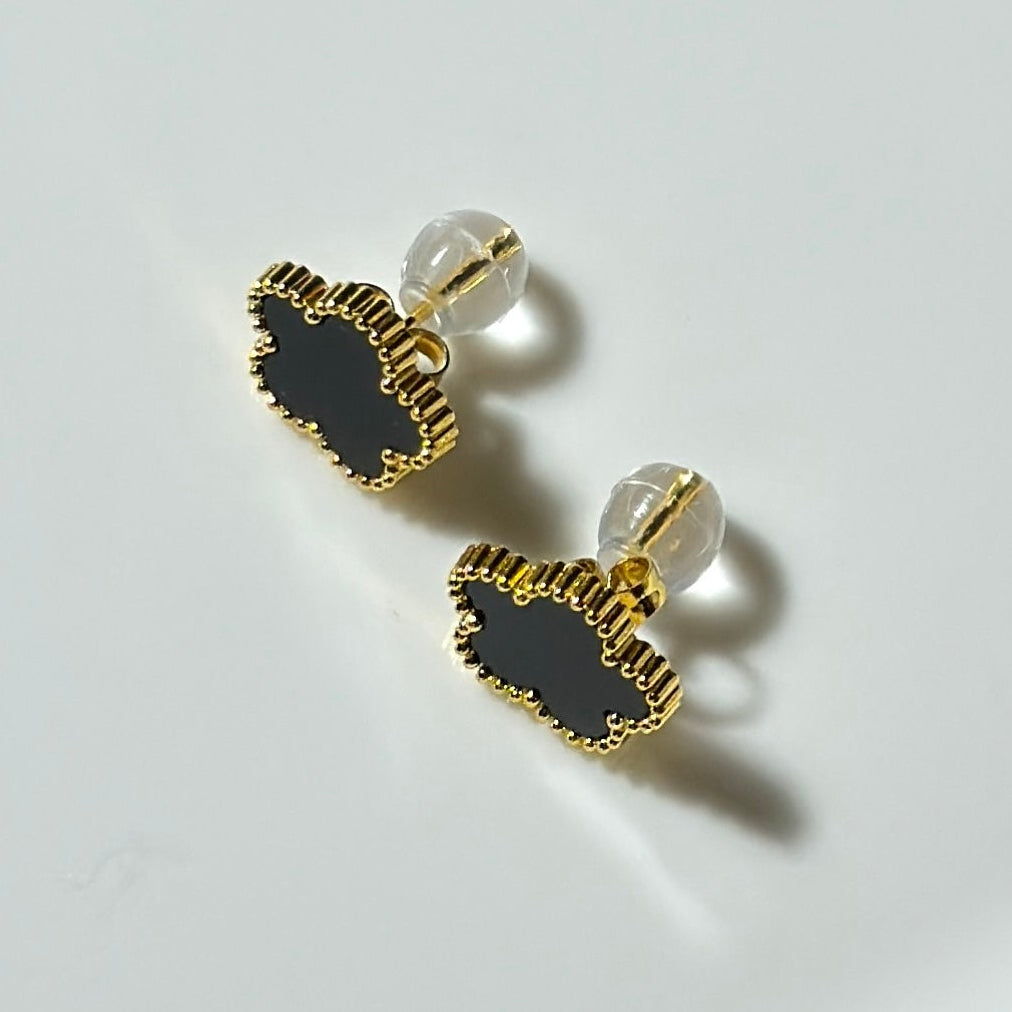 Gold-Toned Clover Stud Earrings – Black Onyx & Beaded Edge