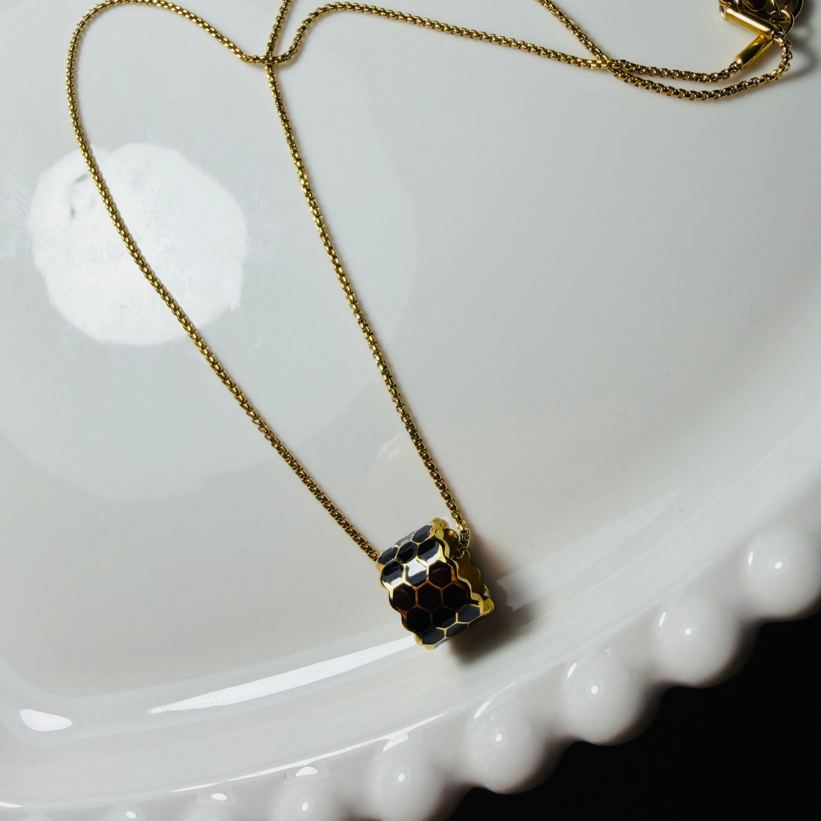 Black Onyx/Enamel Cylinder Beehive style Pendant Necklace – Gold Toned & Tarnish Resistant