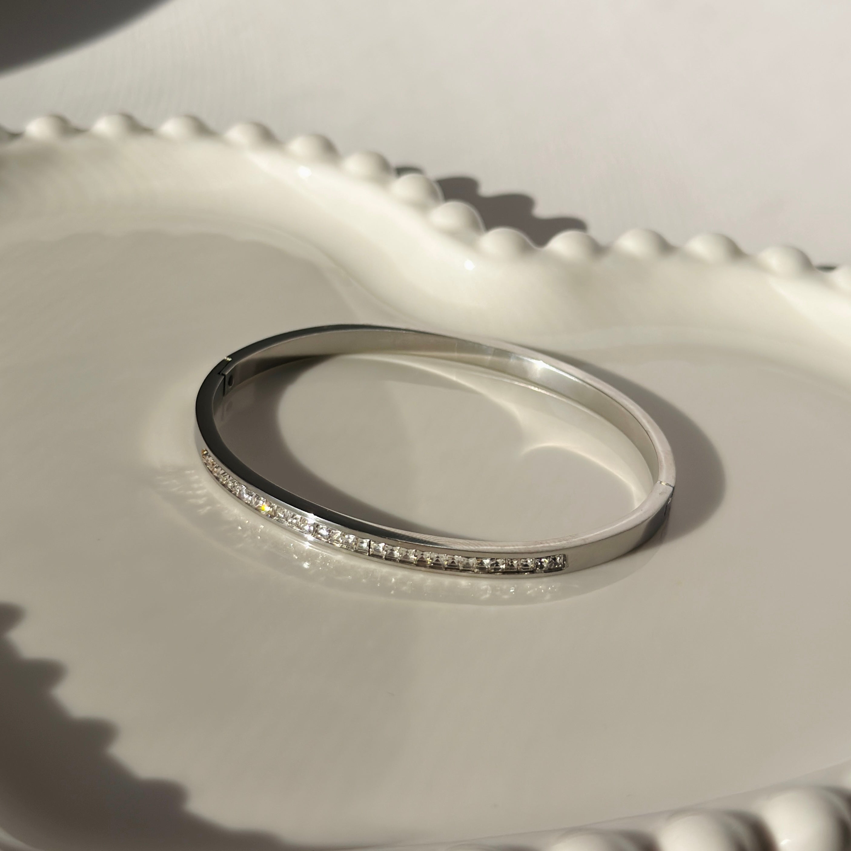 Beautiful bangle with zircons