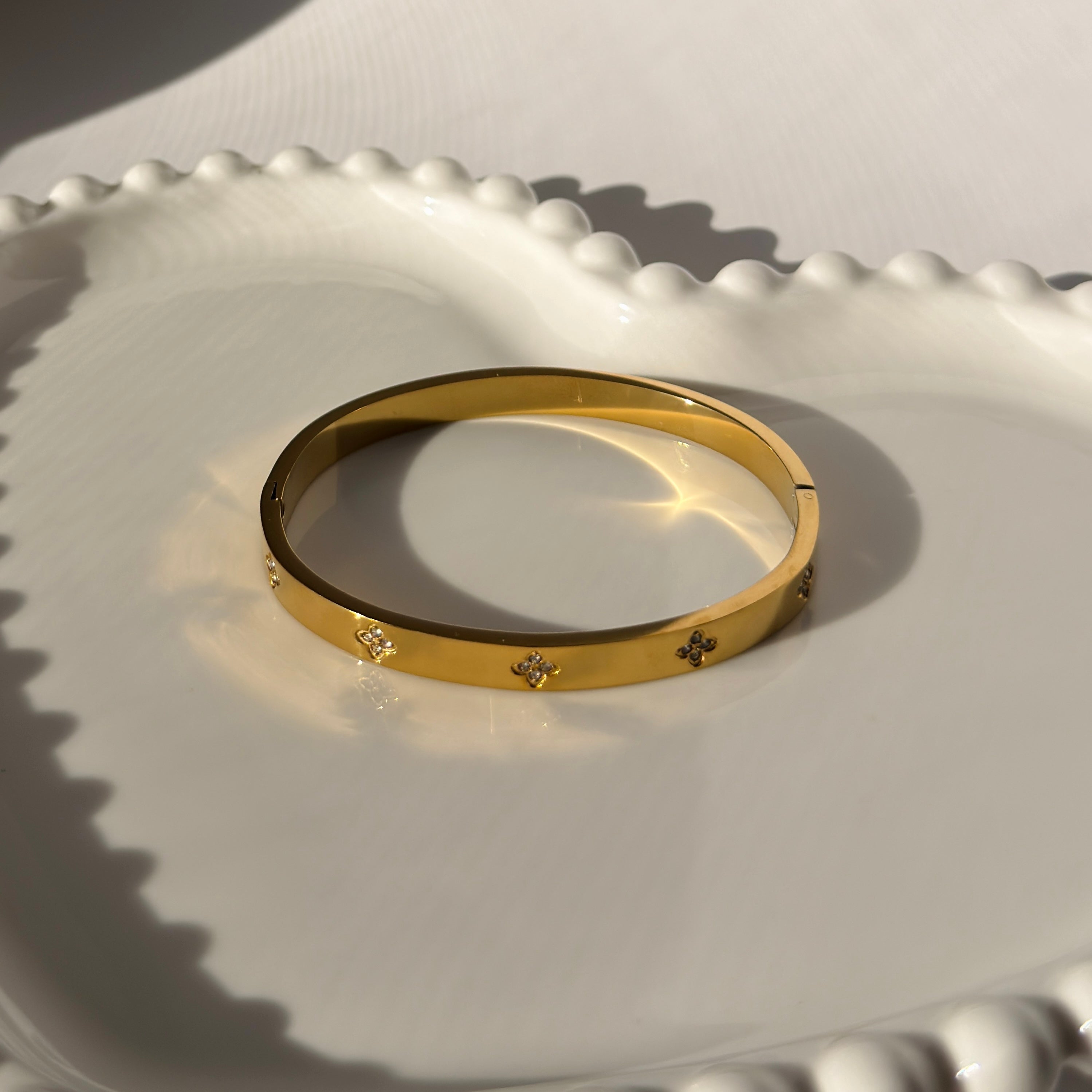 Star Motif Bangle Bracelet – Gold Toned & Tarnish Resistant