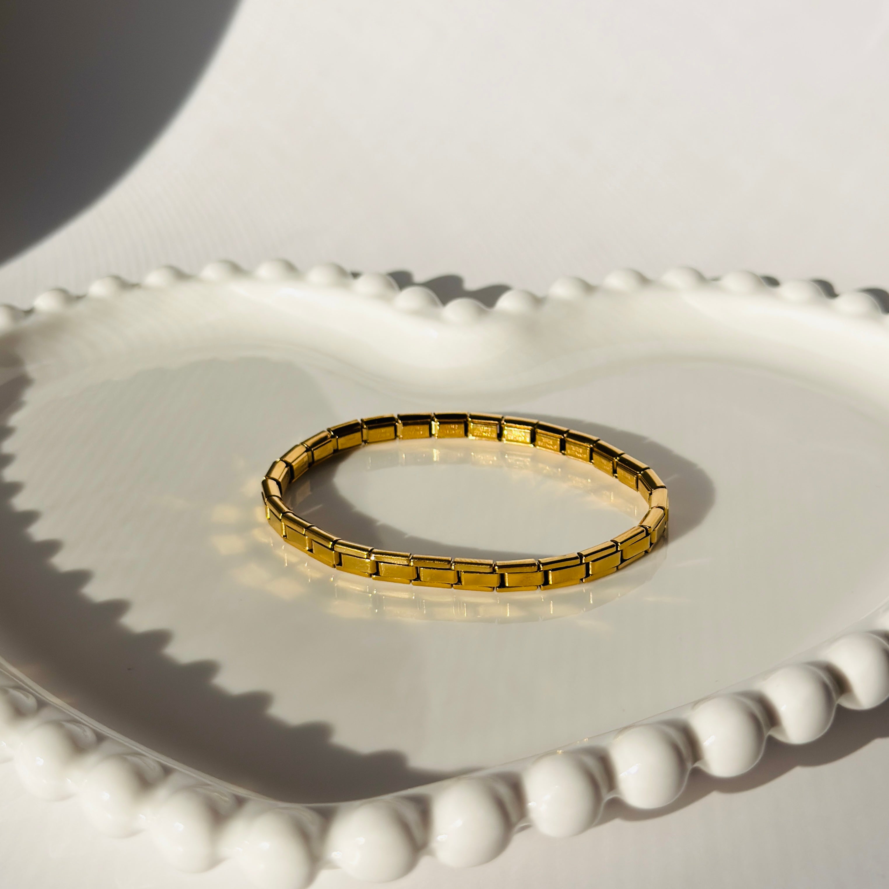 Embossed Gold Link Charm Bracelet – Tarnish Resistant