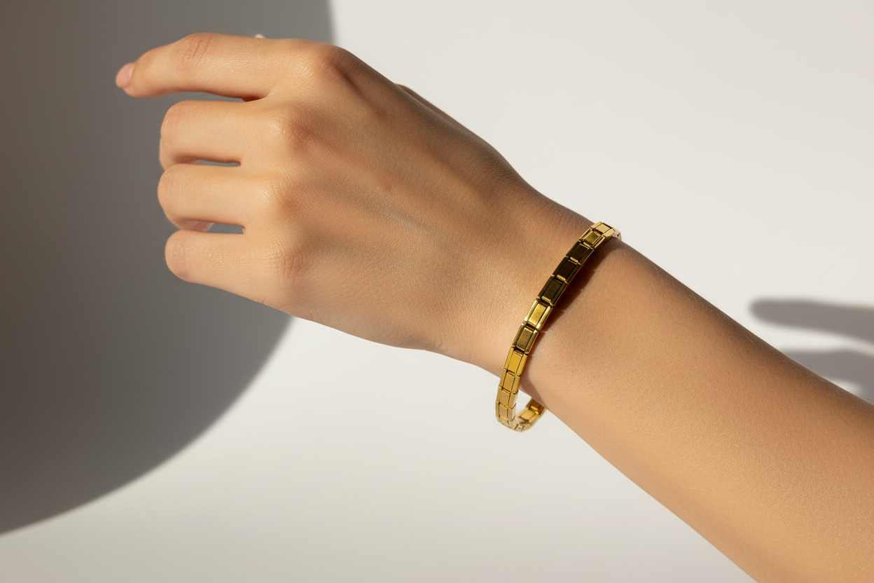 Embossed Gold Link Charm Bracelet – Tarnish Resistant