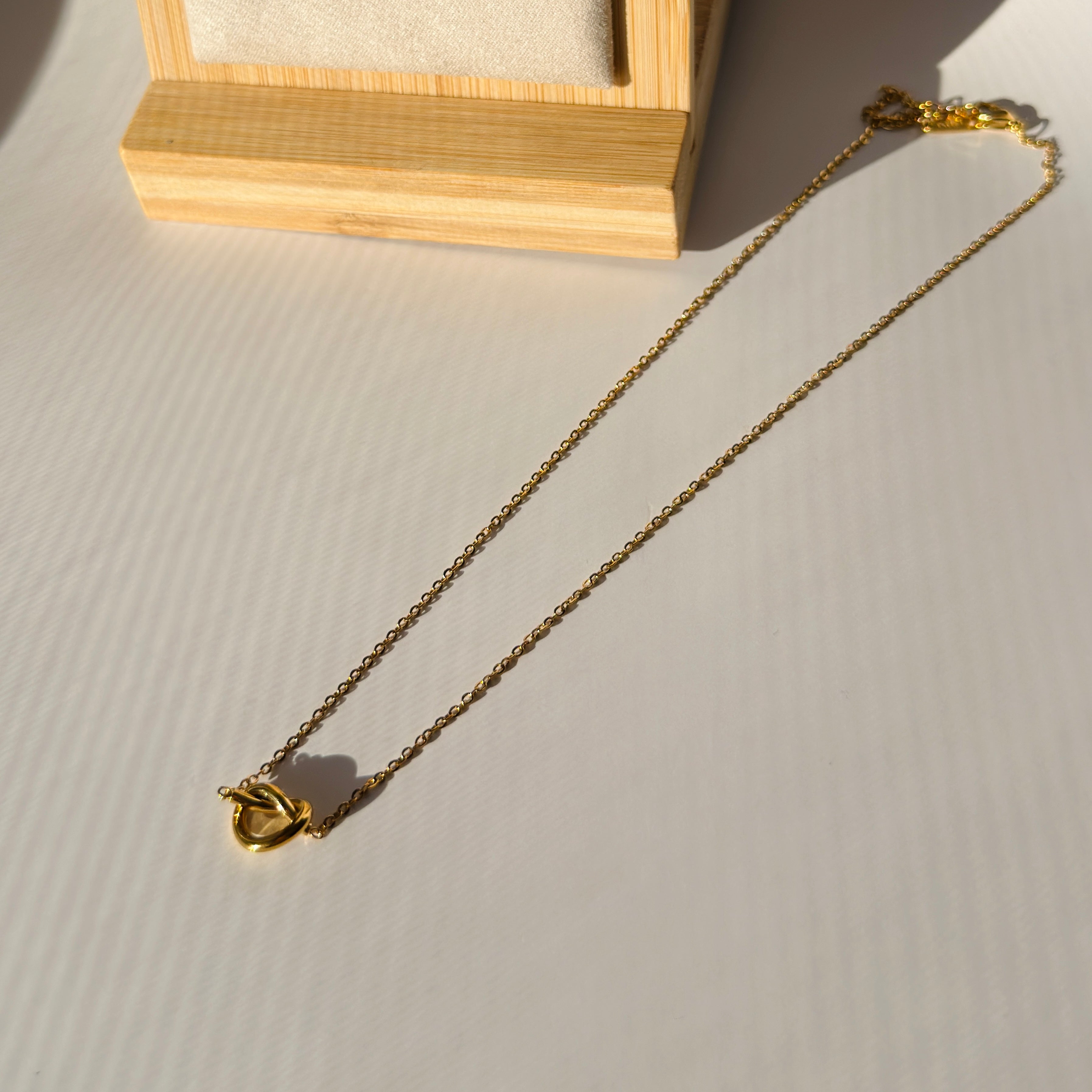 Minimalist Love Knot Heart Style Pendant Necklace – Gold Toned & Tarnish Resistant