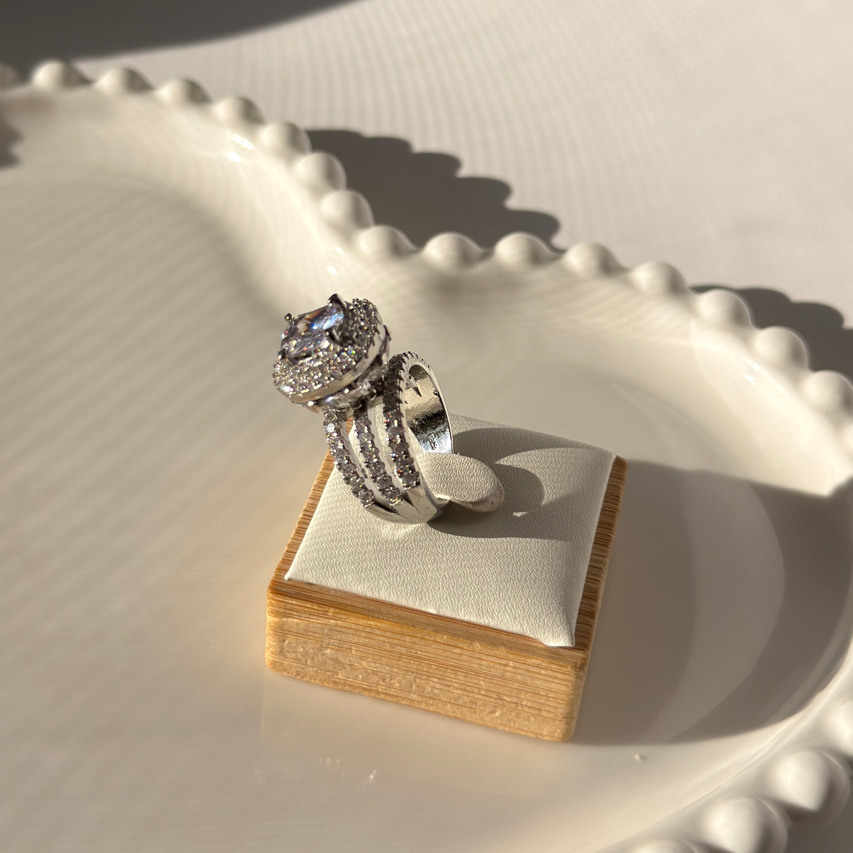 Silver plated ring with heightened stone in elegant colors